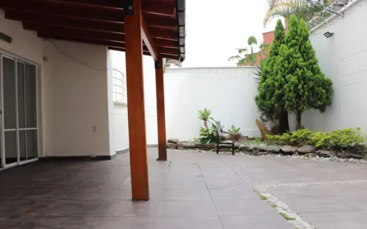 Casa en arriendo – Asomadera no.2, Medellín