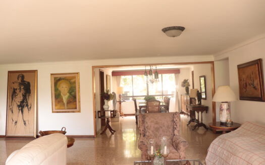 VENTA DE APARTAMENTO MUY AGRADABLE Y GENEROSA AREA EN EL POBLADO